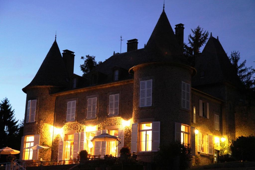 Château Le Mialaret Neuvic  Extérieur photo